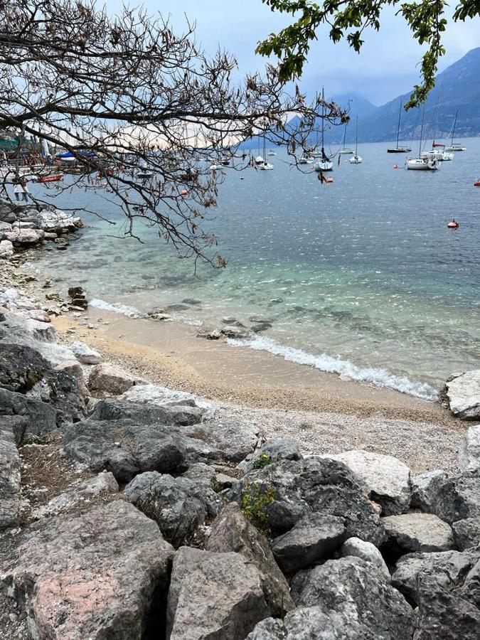 Absentia 1763 Garda Boutique Home - Lake Front Brenzone sul Garda Exterior foto