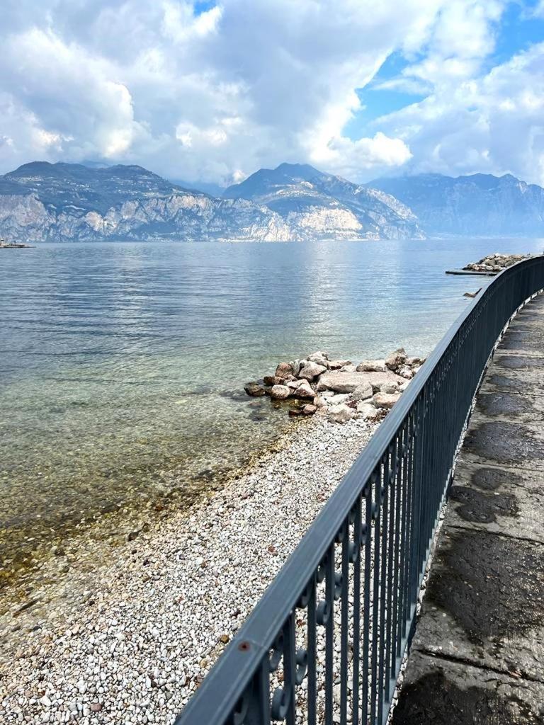 Absentia 1763 Garda Boutique Home - Lake Front Brenzone sul Garda Exterior foto