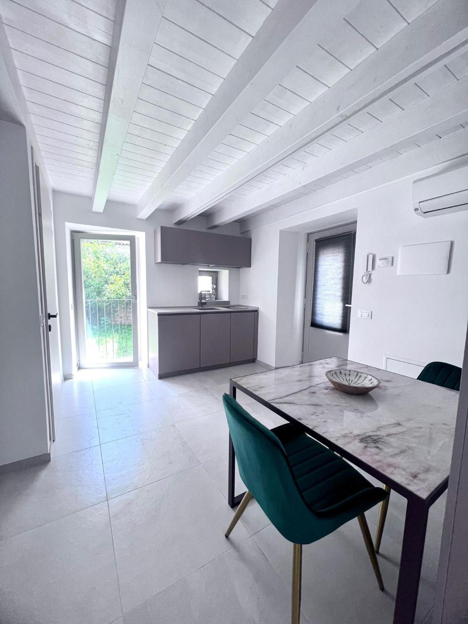 Absentia 1763 Garda Boutique Home - Lake Front Brenzone sul Garda Quarto foto