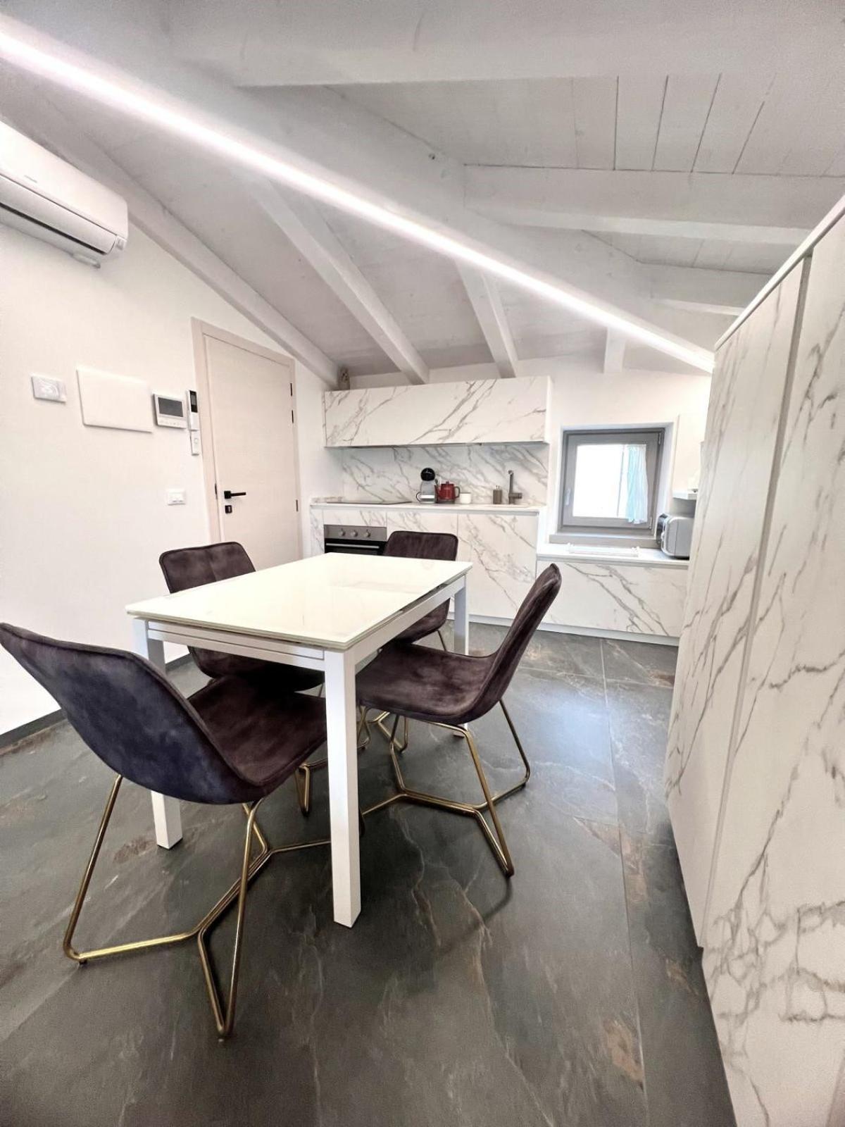 Absentia 1763 Garda Boutique Home - Lake Front Brenzone sul Garda Exterior foto